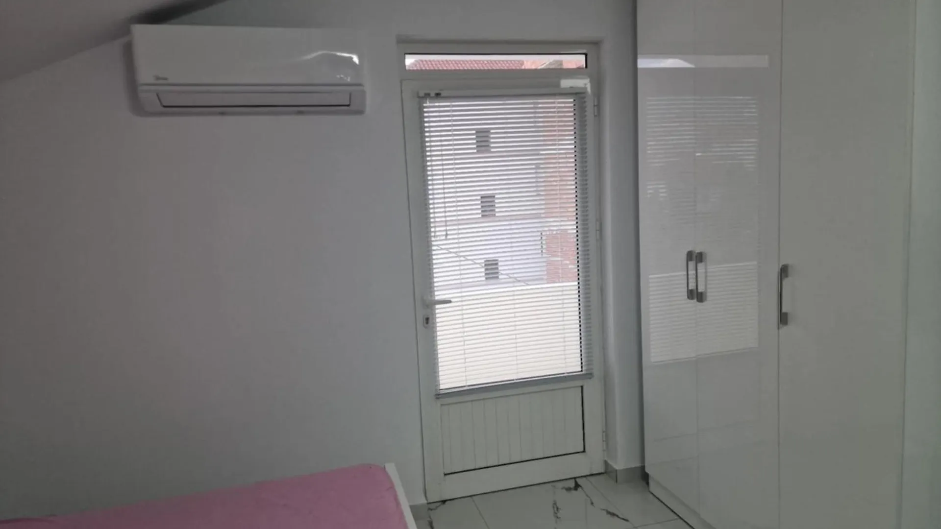 Celas Home Pogradec Pensjonat